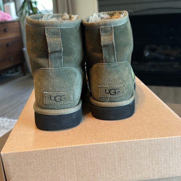 Ugg Classic Mini Side Logo - Picture 5 of 9